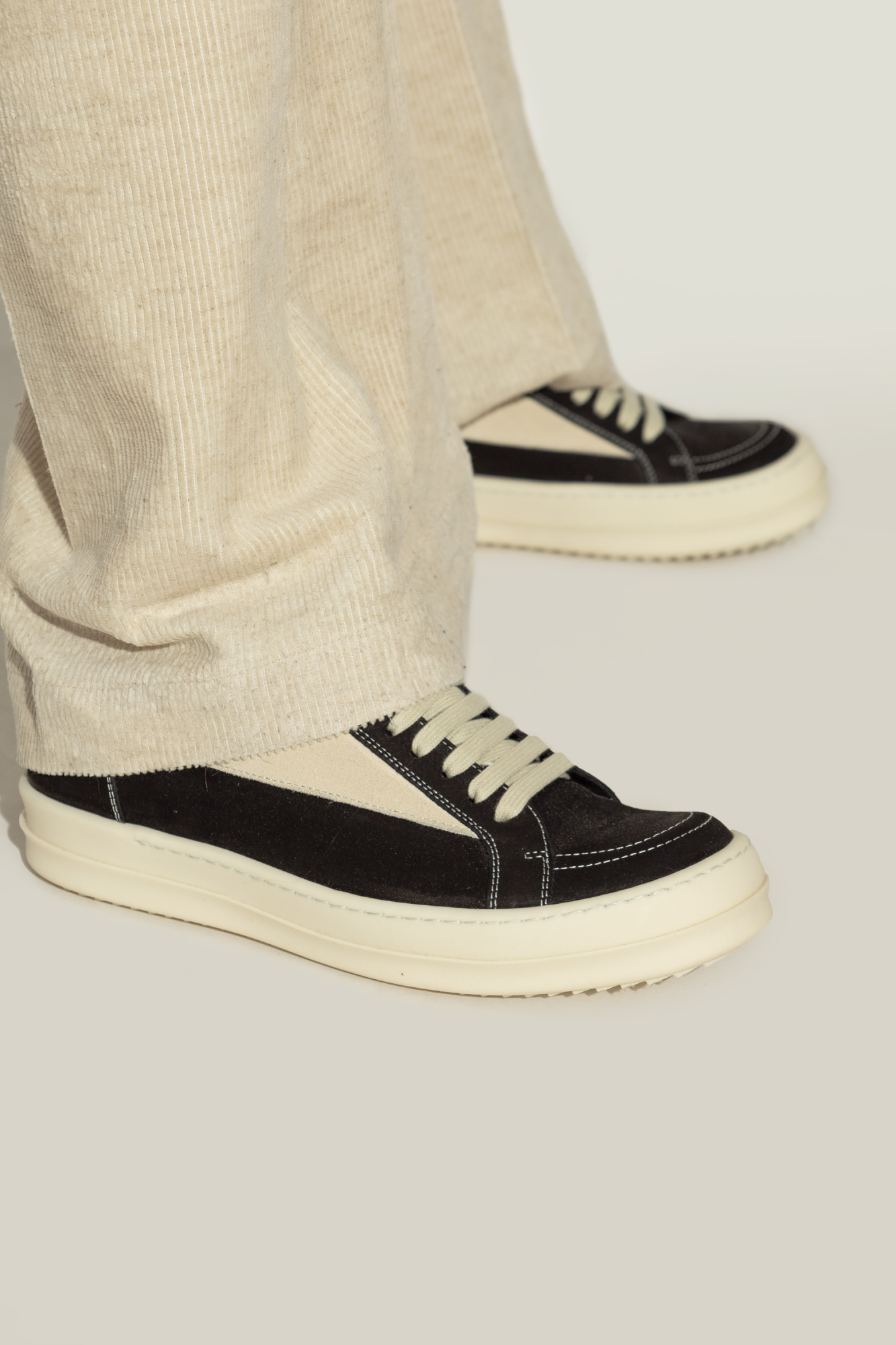 スニーカー Rick Owens Suede sneakers Black Rick Owens Suede High Sneaker Black & White | END. (US)